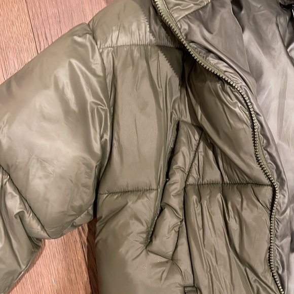 Green puffer coat - Picture 2 of 3